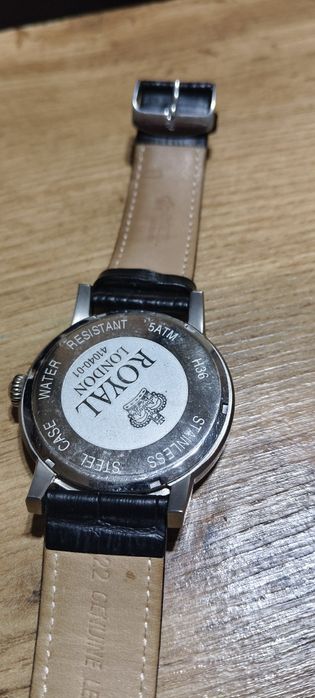 Часи Royal London
