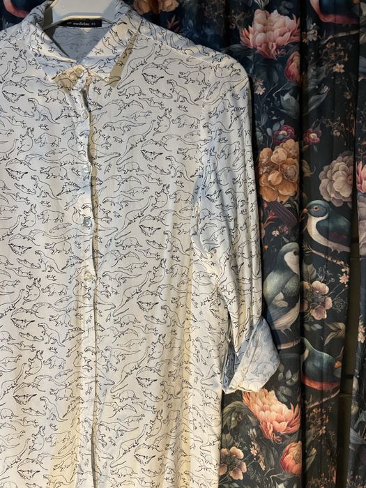 Biala koszula w dinozaury, Medicine