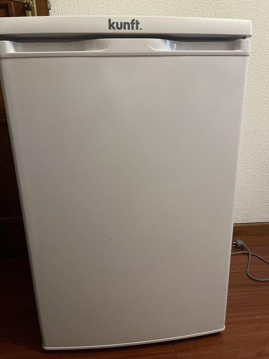 2 Frigoríficos Usados em Bom Estado – Venda em Conjunto ou Separado