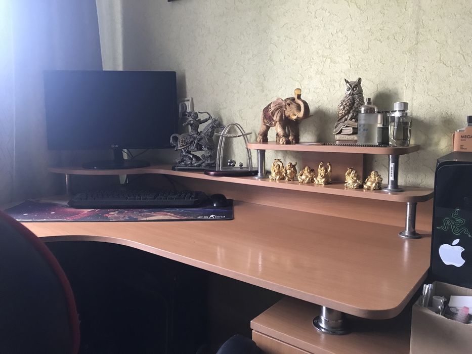 Продам письменный дизайнерский стол