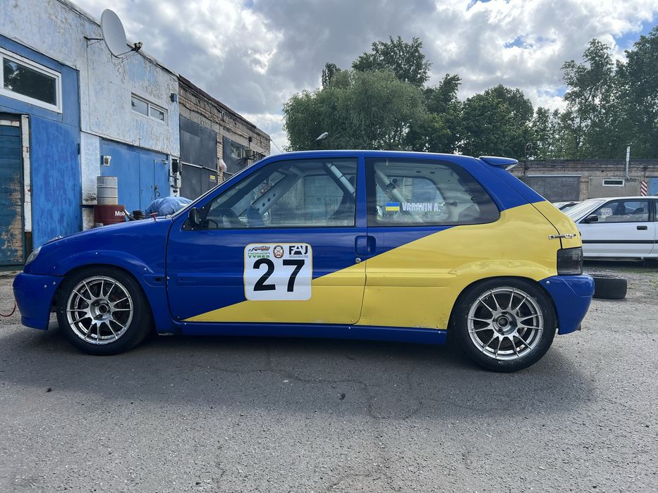 Спортивний гоночний Citroen Saxo VTS Cup