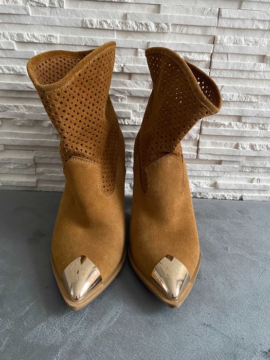 Carinii skórzane kowbojki camel ażurowe ozdobny nosek