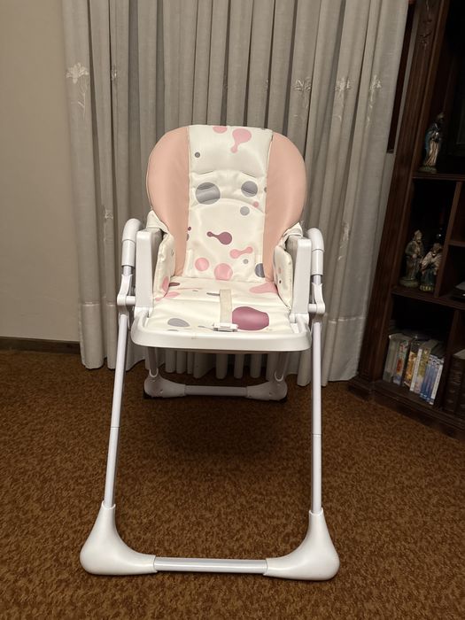 Cadeira de refeicao rosa