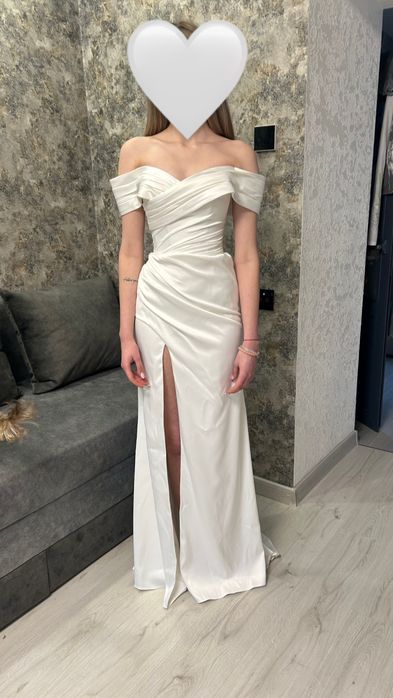 Продаю випускну / весільну сукню.