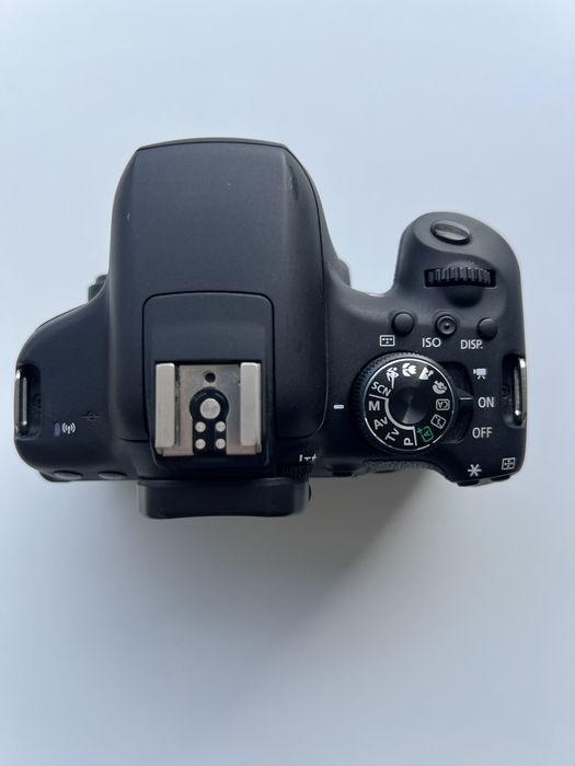 Kit máquina fotográfica Canon 750D com OFERTA objetiva 50mm