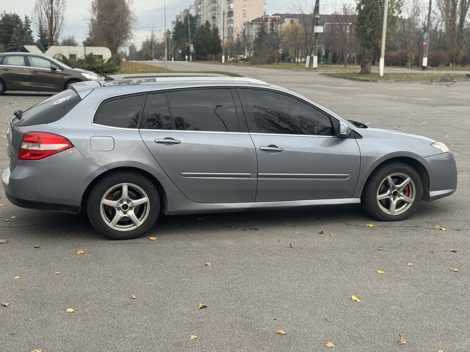 Ranault Laguna3 гарний стан