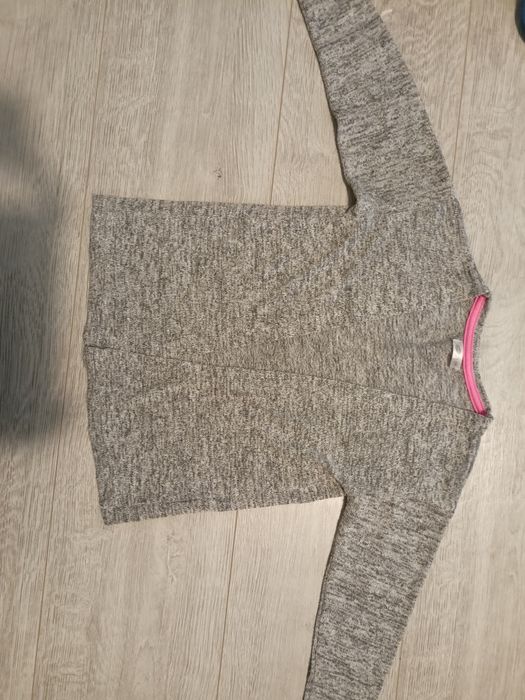 Sweterek dziewczęcy 104