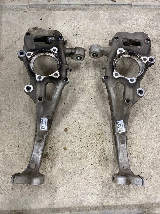 Audi q5 80a цапфа поворотный кулак левый и правый