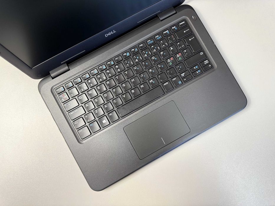Ноутбук Dell Latitude 3300·i3-7020U·8GB+SSD256·13"HD·Гарантія 40ШТ ТОП