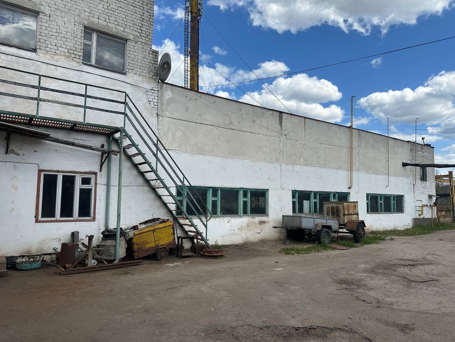 Продам  господарсько майновий коплекс в самому центрі міста