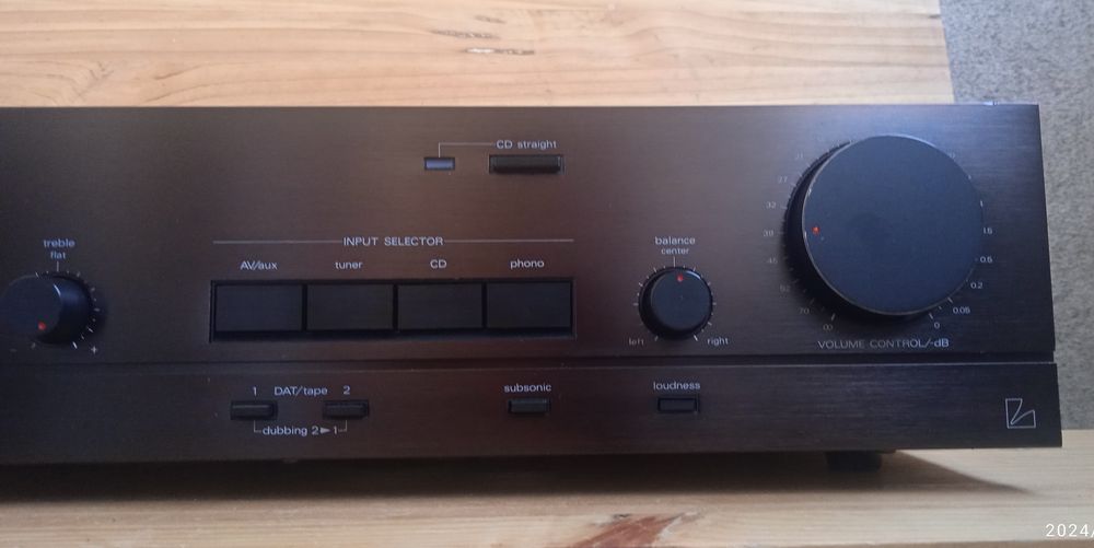 Luxman lv- 111-  wzmacniacz zintegrowany stereo