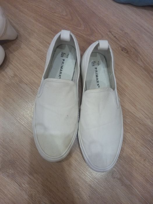 Кеди,мокасини,еспадрильї