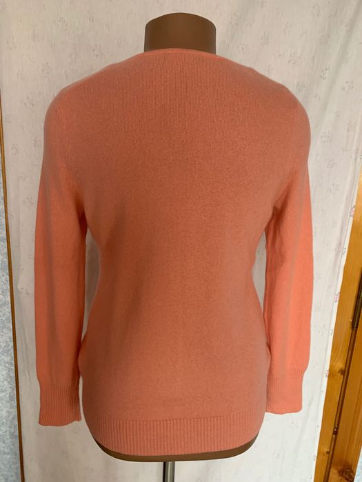 Кашеміровий жіночий светр персикового кольору. Розмір М.