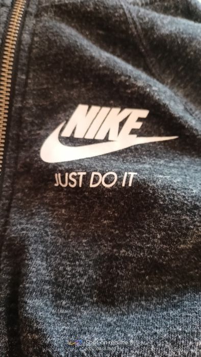Szaro-czarna bluza Nike