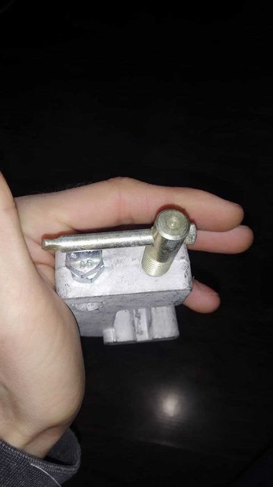 струбцина під болт