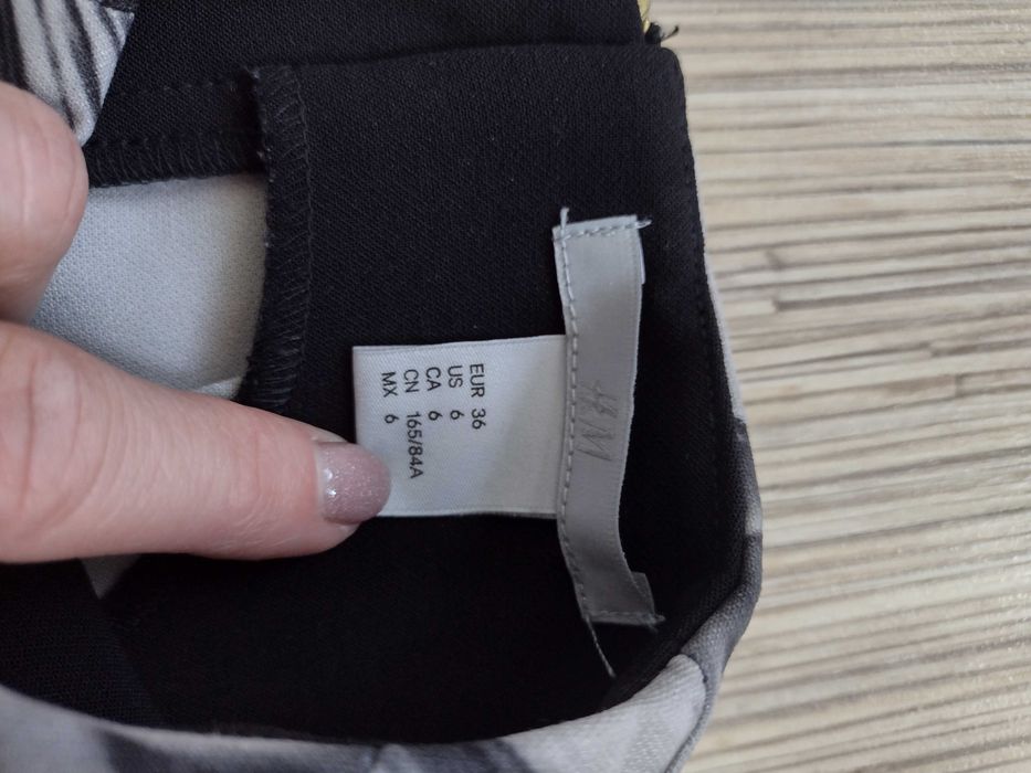 H&M, rozmiar 36 / S, taliowana sukienka damska