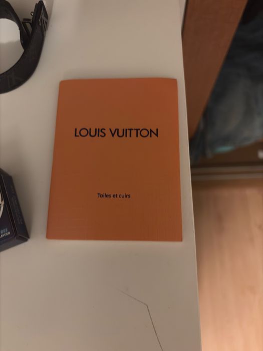 teni louis vuitton