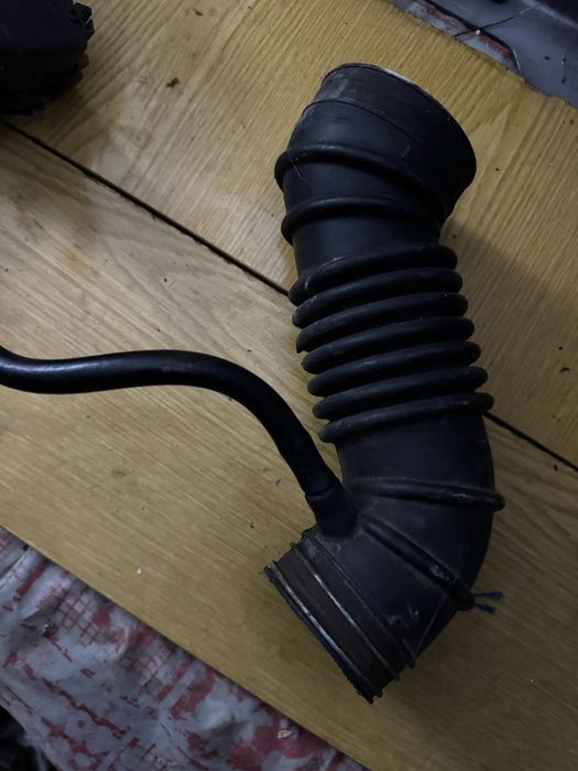 Патрубок воздушного фильтра Mitsubishi Galant E32 1.8 4G37 md112932