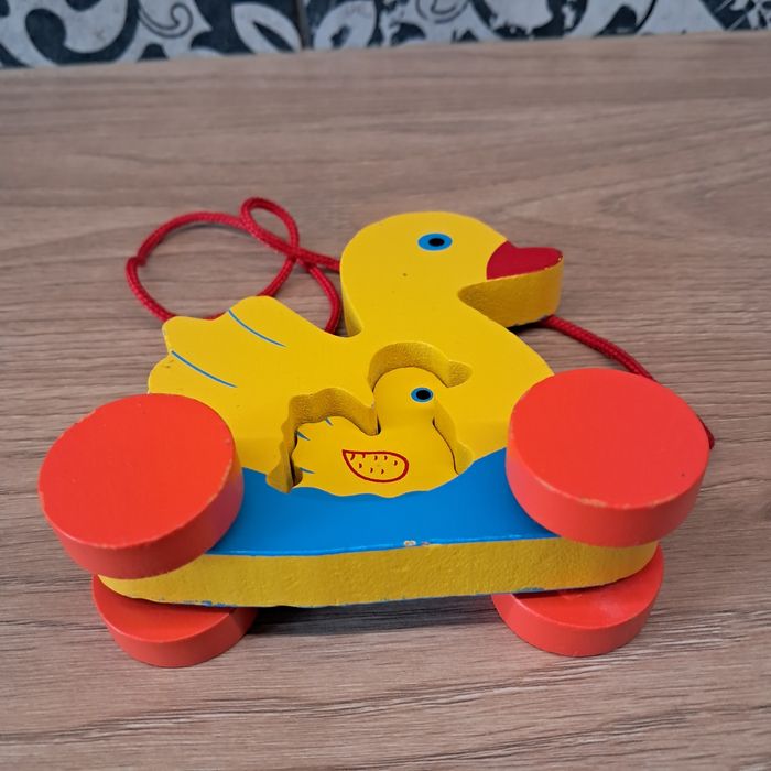 Zabawka do ciągnięcia kaczka