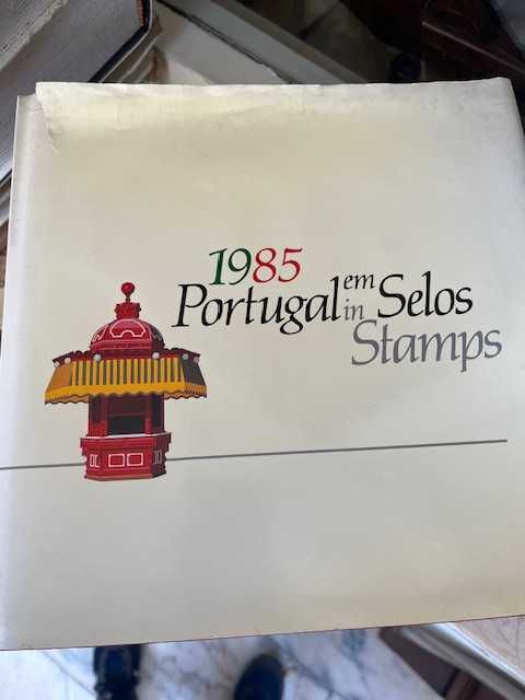 Livro Portugal em selos - 1985