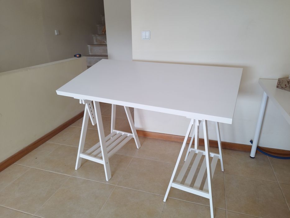 Secretária Branca Inclinada Ikea