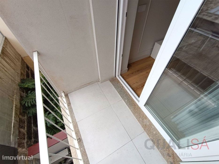 Apartamento T1 semi novo, equipado e mobilado no centro histórico d...