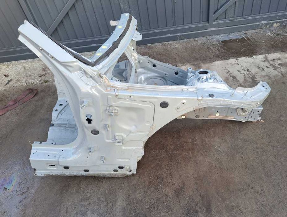Четверть BMW 2 G42 крило кузов разборка