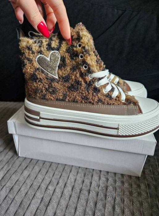 Nowe trampki panterka