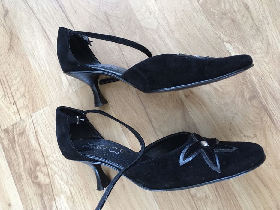 Prześliczne buty jak nowe r. 39