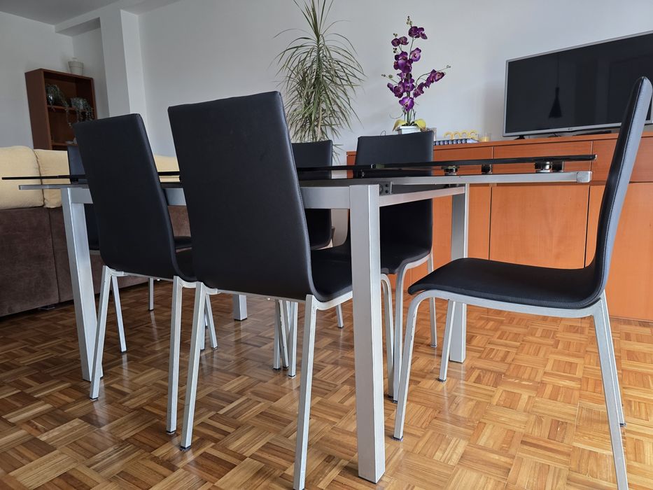 Mesa de Jantar Extensível + 6 Cadeiras – Excelente Estado