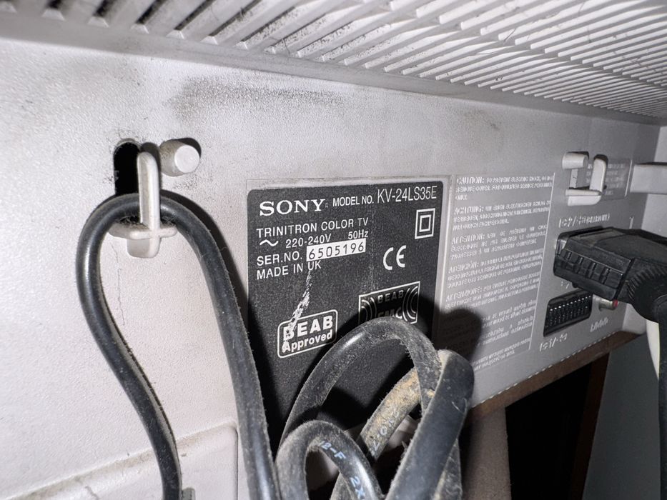 Televisão Sony Trinitron KV-24LS35E