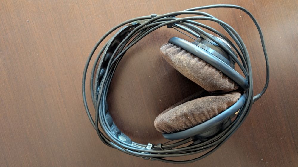 Headphones AKG K-702