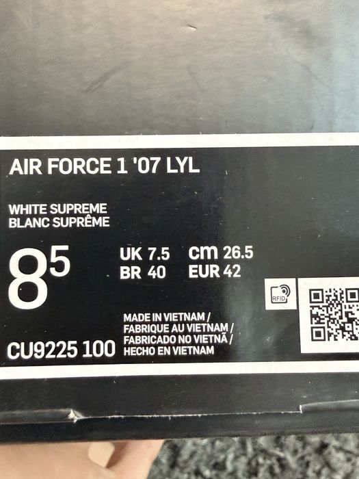 Suprame air force 1 size 42