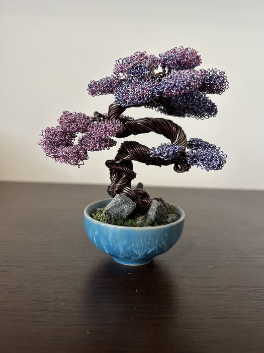 Ręcznie wykonane drzewko bonsai z drutu