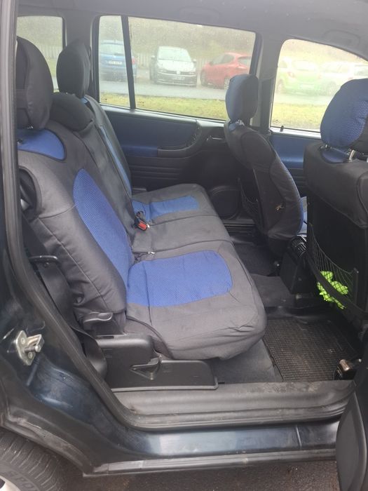 Opel Zafira A 2002 рік