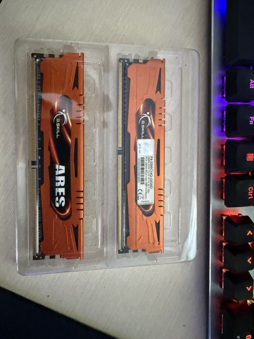 16gb G-Skill Ares на чипах samsung B-Die ddr4 8x2