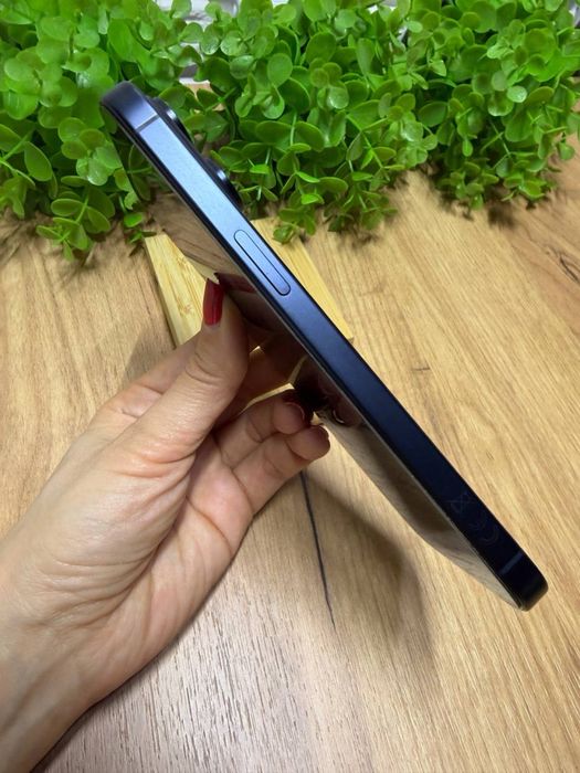 iPhone 15 Pro Max с гарантией