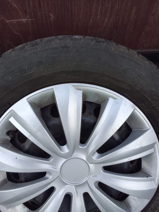 Zimowe opony 15 wraz z felgami do Volkswagena