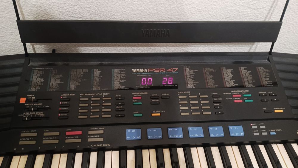 Yamaha PSR-47 Keyboard – Vintage, Complete, and Functional

Electronic Organ64584554577539123
