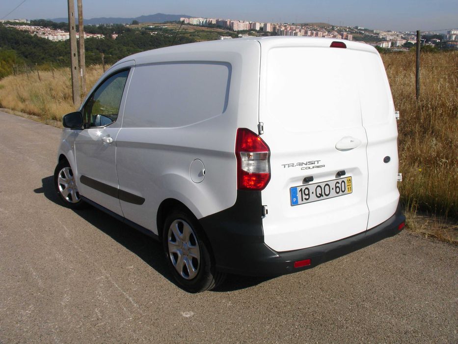 ford transit courier 2015 com IVA dedutível