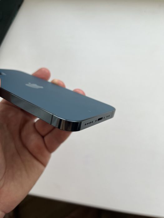 Отличный, новая бетарея 12 Pro 256 gb Pacific Blue