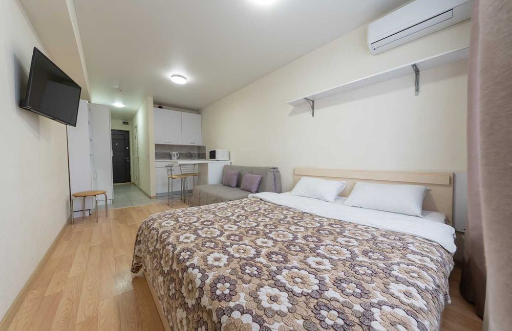 Подобова оренда, біля метро -живіть з комфортом!