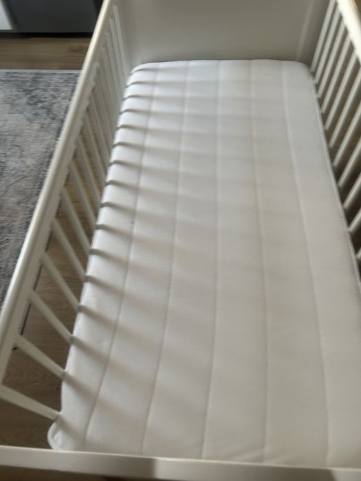 Łóżeczko ikea z materacem