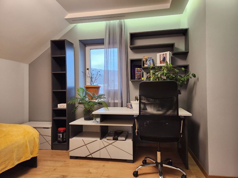 Продається сучасний будинок поблизу міста!