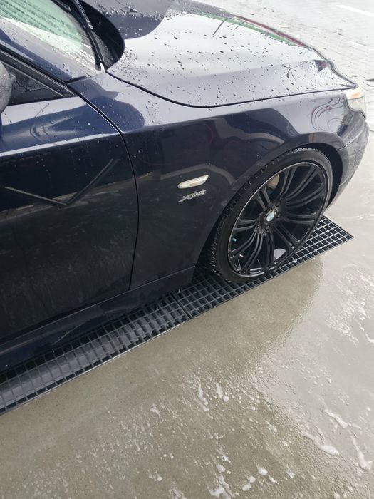 Sprzedam bmw e61 3.0 benzyna 270koni