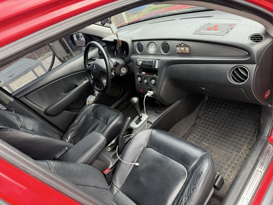 Продаётся Mitsubishi Outlander 2.4