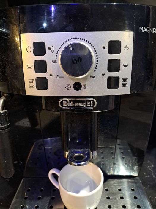 Ekspres DELONGHI Magnifica S ECAM 22.112.B