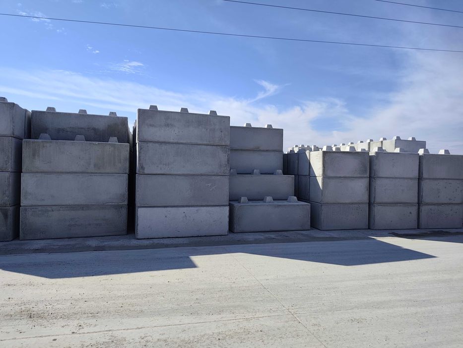Klocek betonowy ,blok betonowy 2,1x0,71x0,71