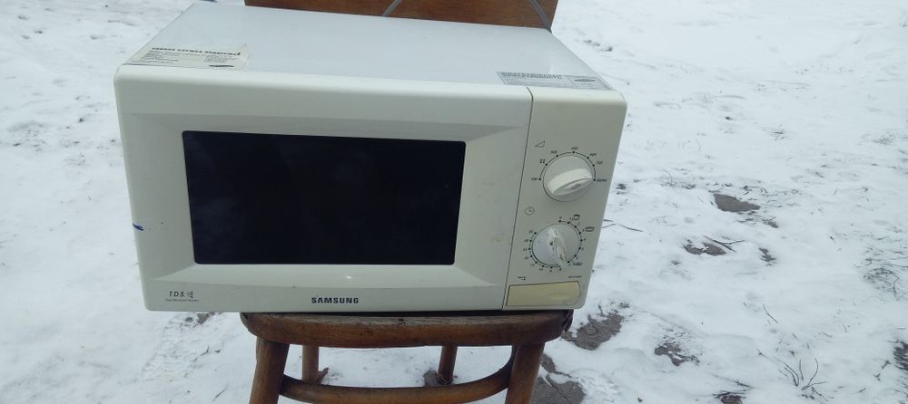 Продам мікроволновку самсунг в гарному стані