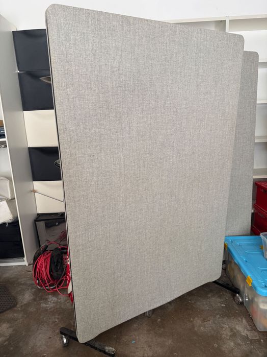 Biombo acustico recto com rodas